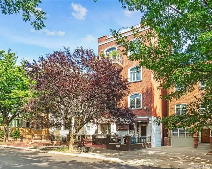 2569 38th Street #1R, Astoria, NY 11103 - #1