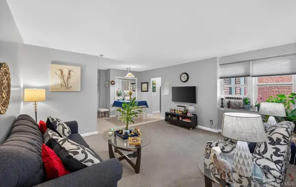 36 Cathedral Avenue #4F, Hempstead, NY 11550