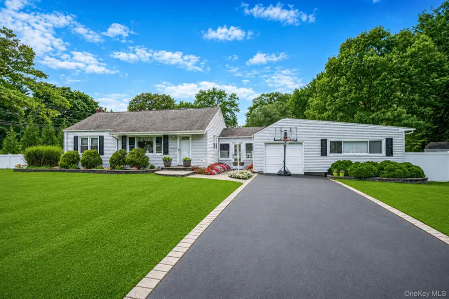 19 Ridgeley Road, Smithtown, NY 11787 - #2