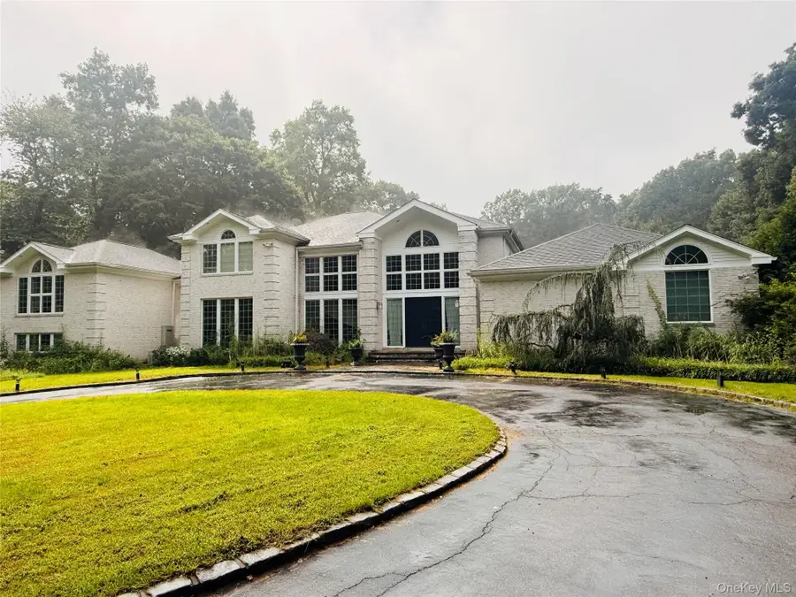 22 Evans Drive, Glen Head, NY 11545 - #2