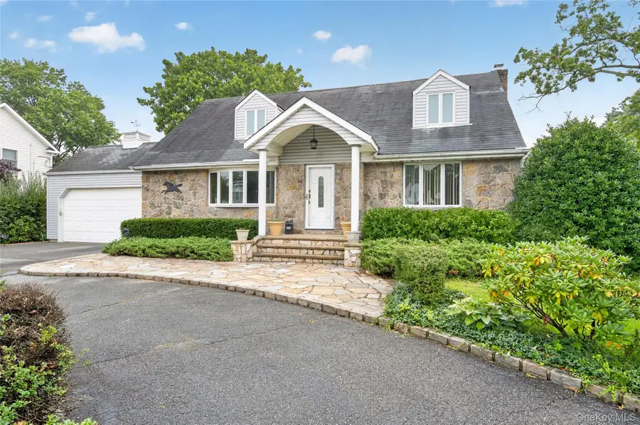 146 Longwood Avenue, Westbury, NY 11590 - #2