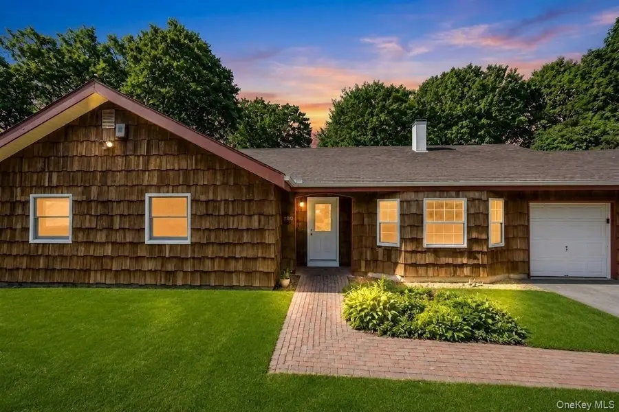 2 Ira Court, Manorville, NY 11949 - #2