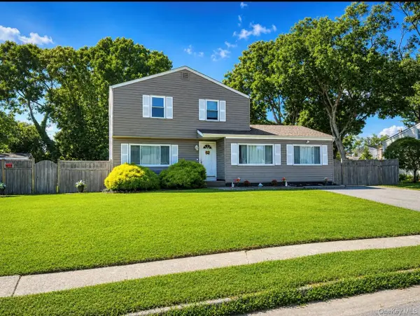 16 Belair Road, Selden, NY 11784