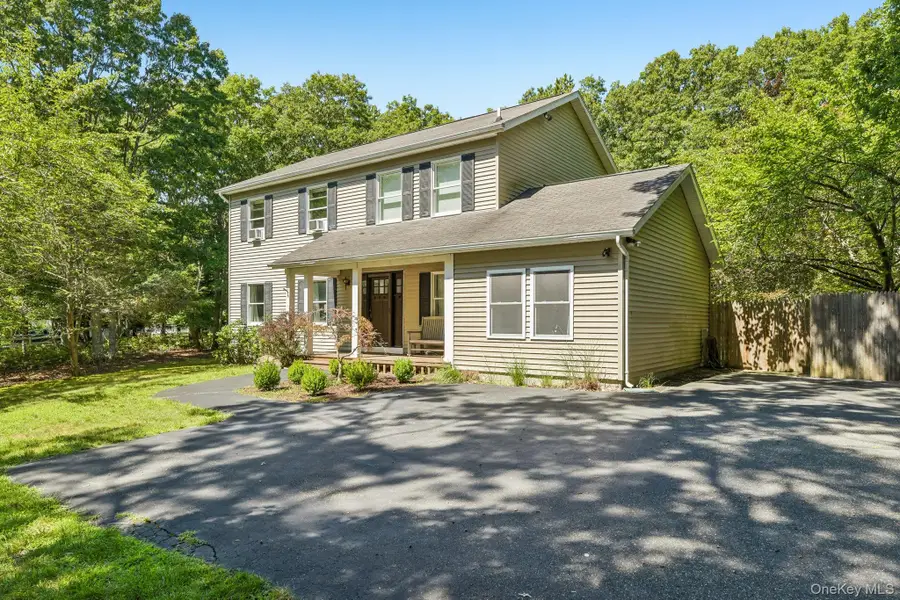 4 Wooded Lane, Hampton Bays, NY 11946 - #2
