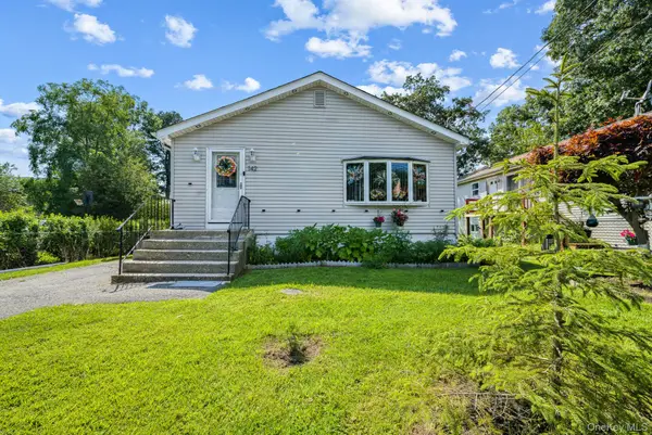 142 N 27th Street, Wheatley Heights, NY 11798