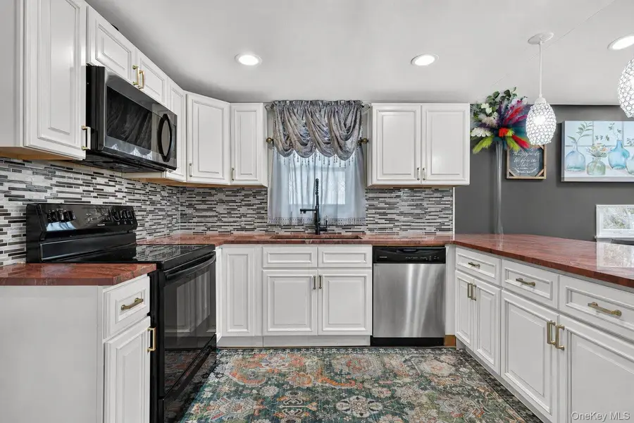 142 N 27th Street, Wheatley Heights, NY 11798 - #3