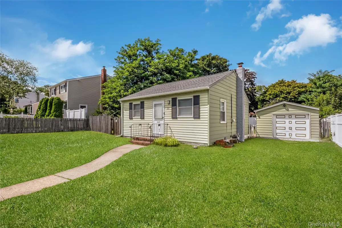 297 16th Street, West Babylon, NY 11704 - #1