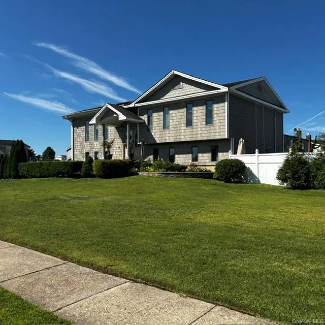 70 Gateway Drive, Copiague, NY 11726 - #1