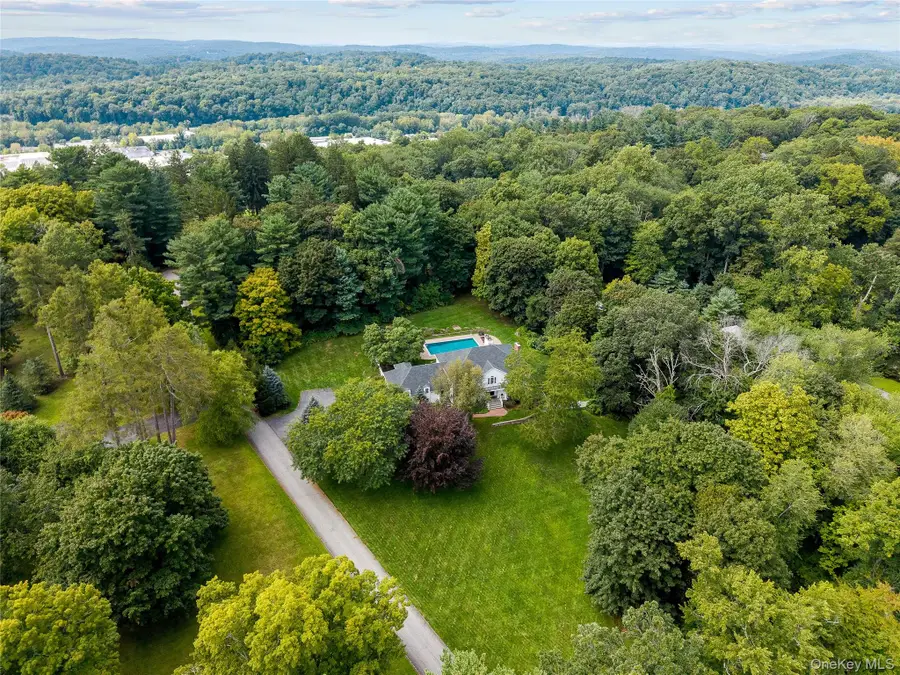 218 Mclain Street, Bedford Corners, NY 10549 - #3