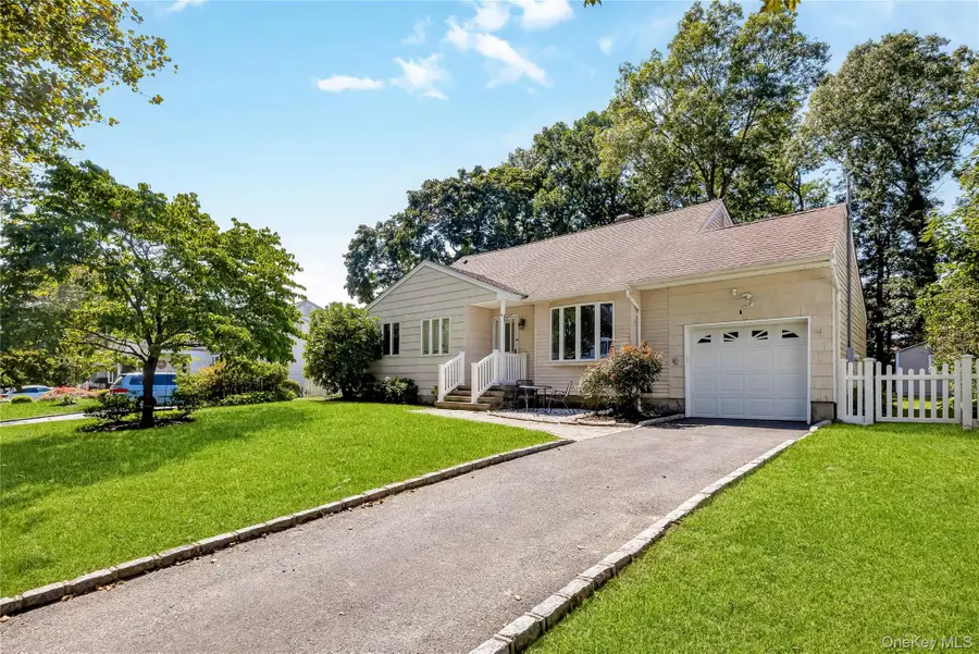 6 Sybil Place, Smithtown, NY 11787 - #2
