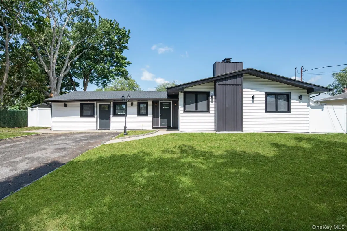 91 30th Street, Copiague, NY 11726 - #1