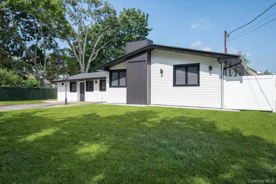 91 30th Street, Copiague, NY 11726 - #3