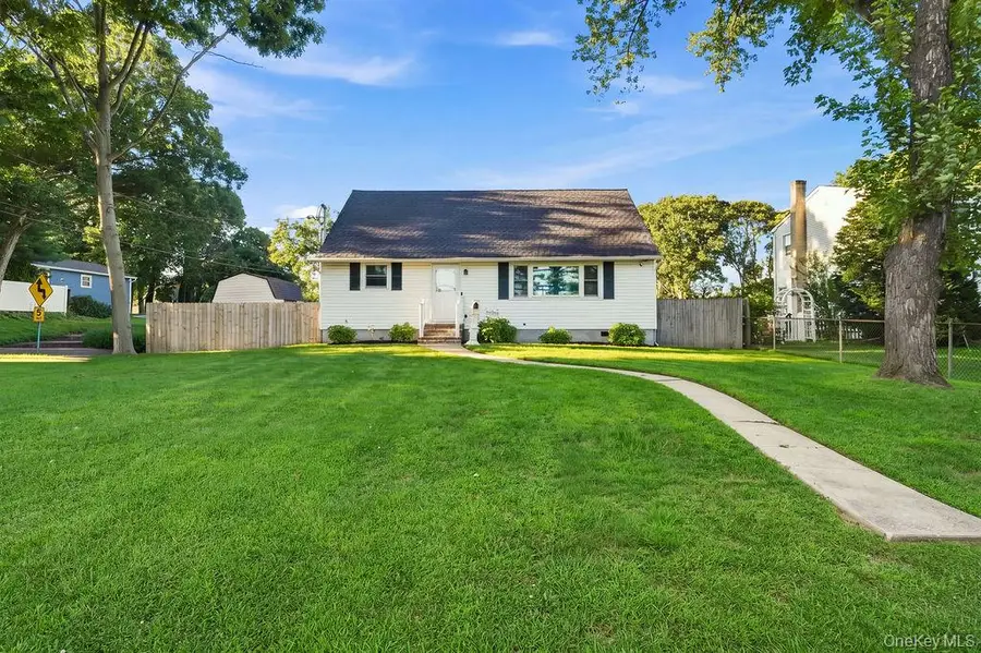 731 Muncey Road, West Islip, NY 11795 - #2