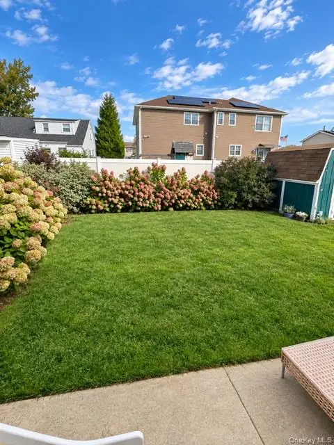 14 E Seacrest Avenue, Lindenhurst, NY 11757 - #2