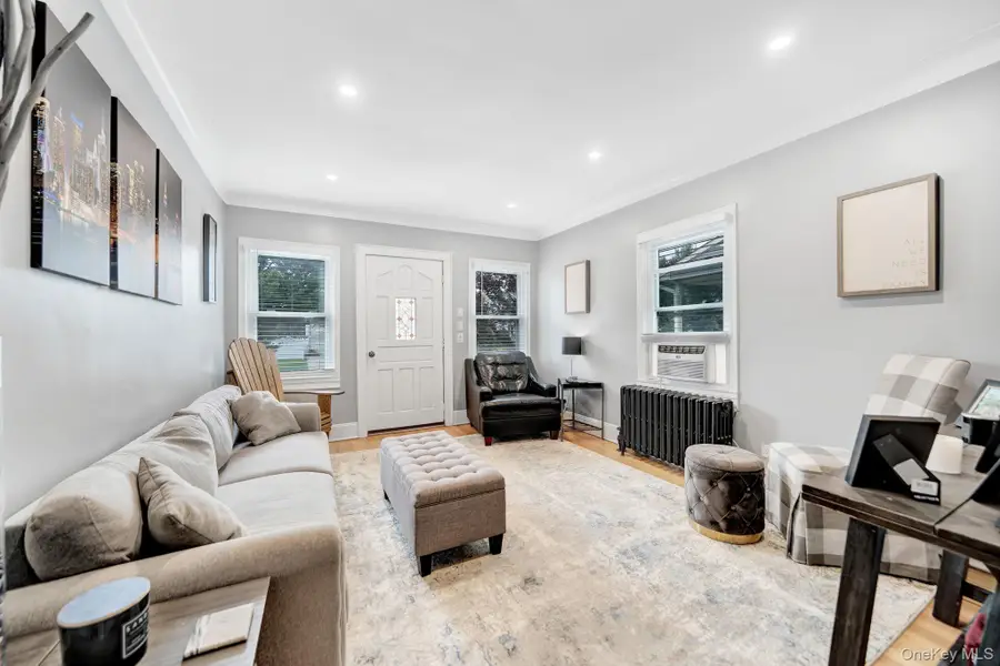19 Westmoreland Road, Merrick, NY 11566 - #3