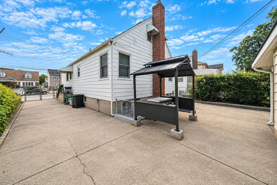 8118 260th Street, Floral Park, NY 11004 - #3