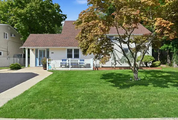 136 Tardy Lane S, Wantagh, NY 11793