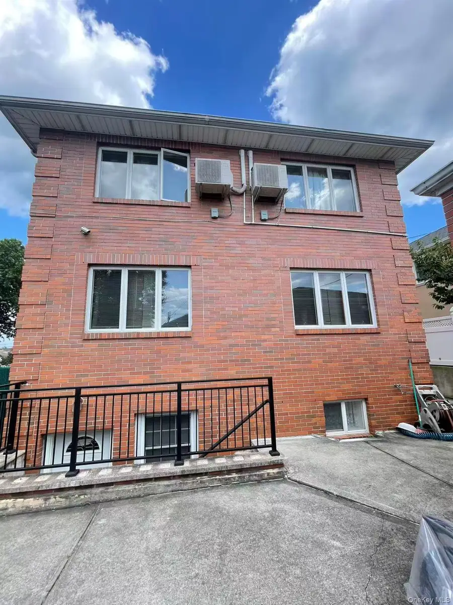 58-14 256th Street, Little Neck, NY 11362 - #3
