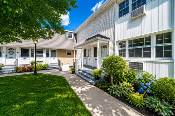 4715 Wilshire Lane #K15, Oakdale, NY 11769