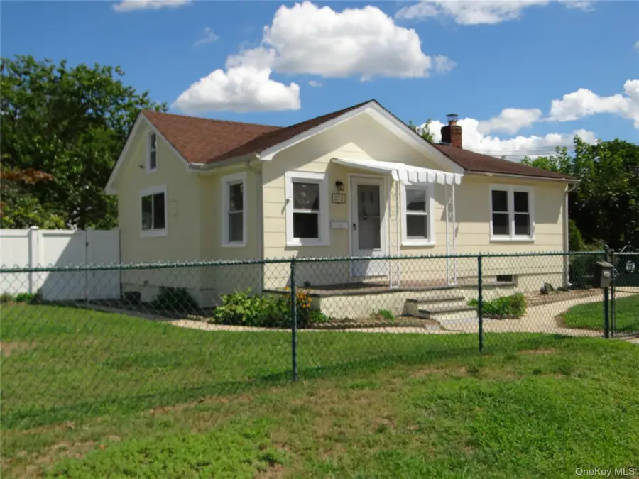 272 12th Avenue, West Babylon, NY 11704 - #2