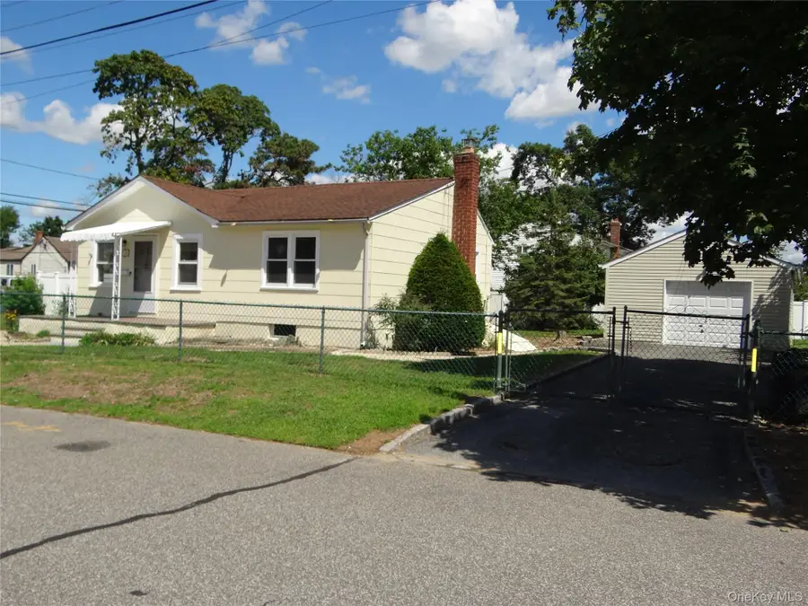 272 12th Avenue, West Babylon, NY 11704 - #3