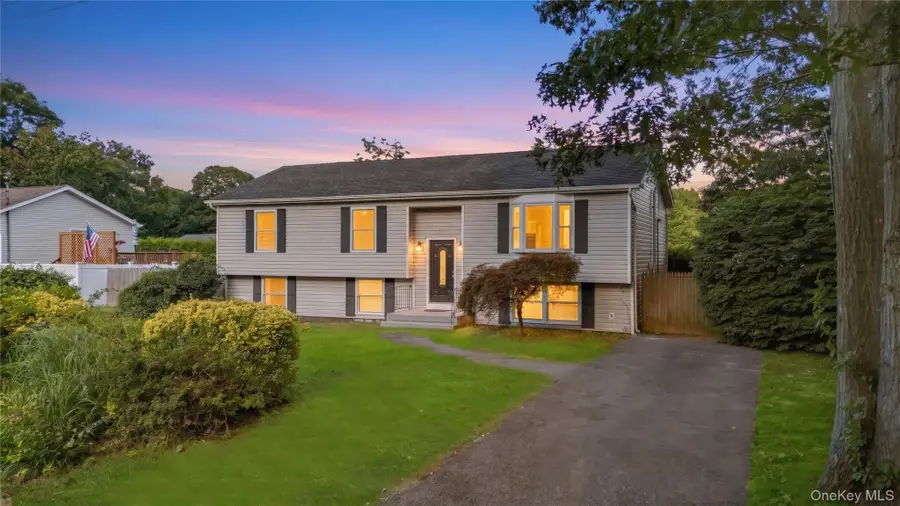 31 Concord Road, Shirley, NY 11967 - #2