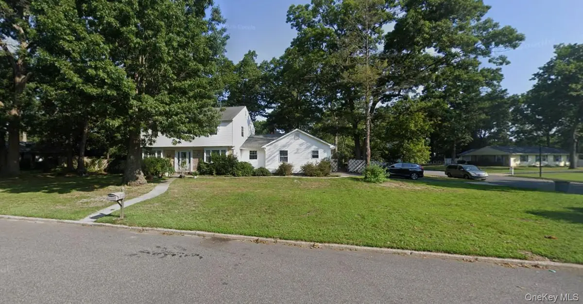 27 Whitmore Lane, Coram, NY 11727 - #1