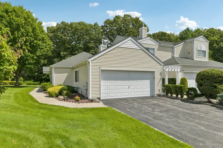 127 Farm House Court, Manorville, NY 11949 - #2