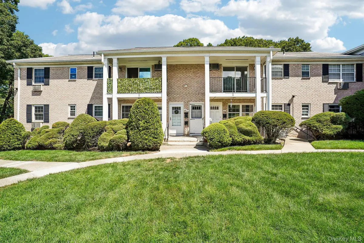 15 Doxbury Lane, Suffern, NY 10901 - #1