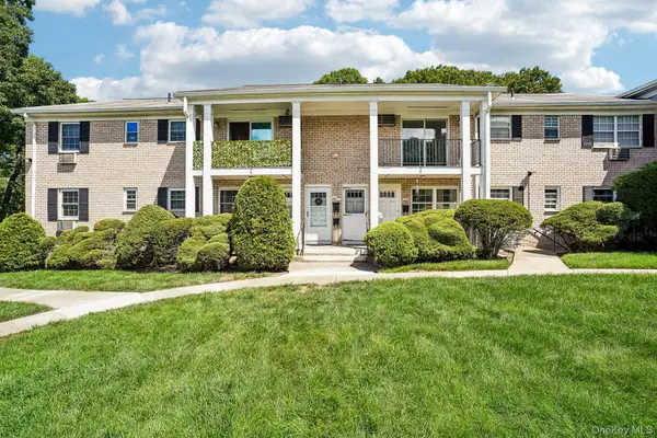15 Doxbury Lane, Suffern, NY 10901