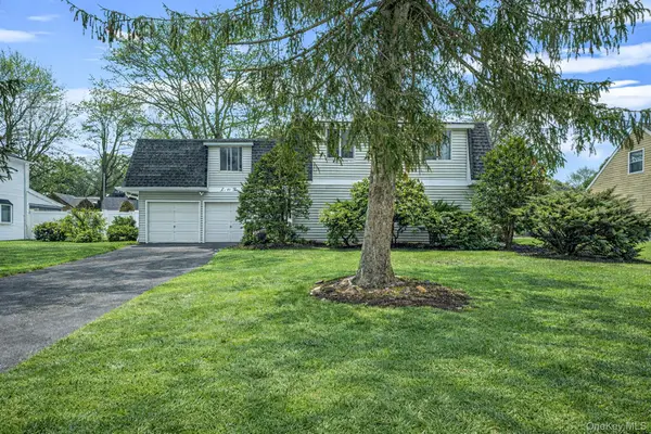 22 Meyer Lane, Medford, NY 11763