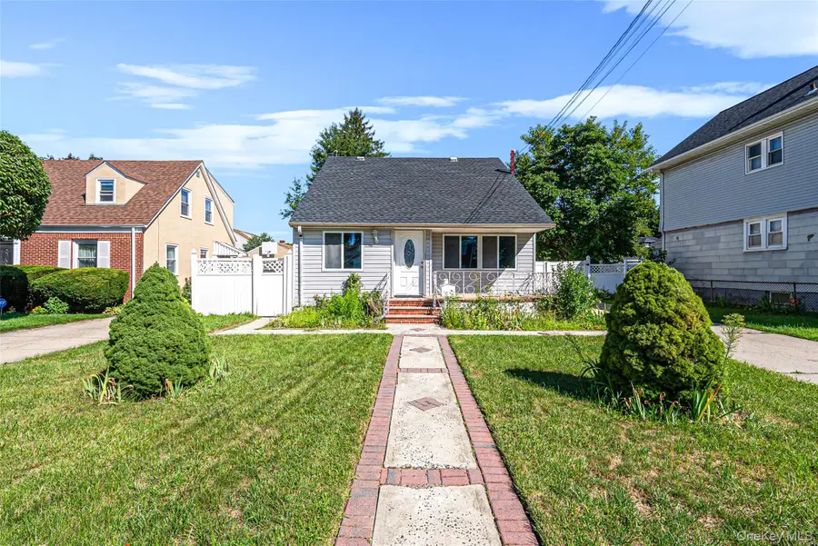 231 Cedar Street, Hempstead, NY 11550 - #2