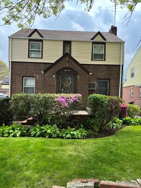 13535 226th Street, Laurelton, NY 11413