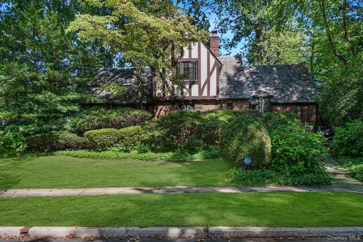 57 Wensley Drive, Great Neck, NY 11020 - #1