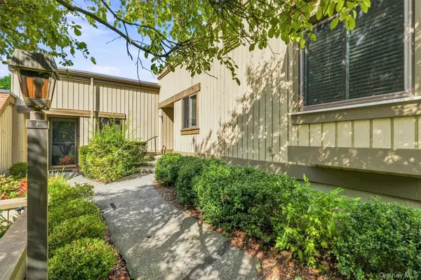 114 Heritage Hills #D, Somers, NY 10589