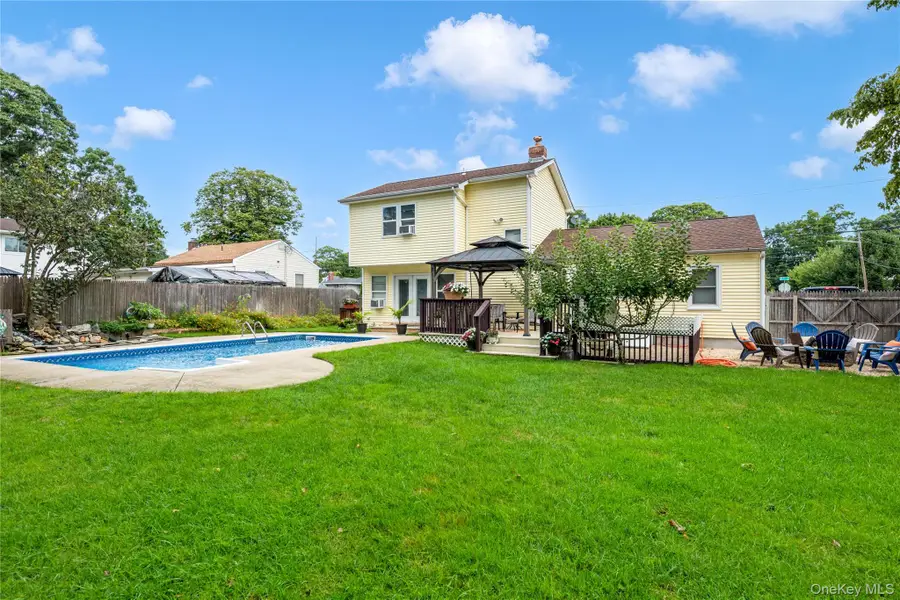 16 12th Street, Ronkonkoma, NY 11779 - #3