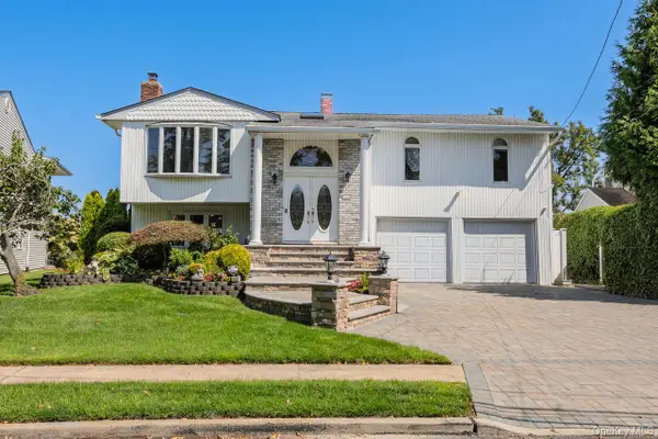 3529 Daniel Crescent, Baldwin Harbor, NY 11510