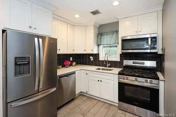 107 W Centennial Avenue, Roosevelt, NY 11575 - #2