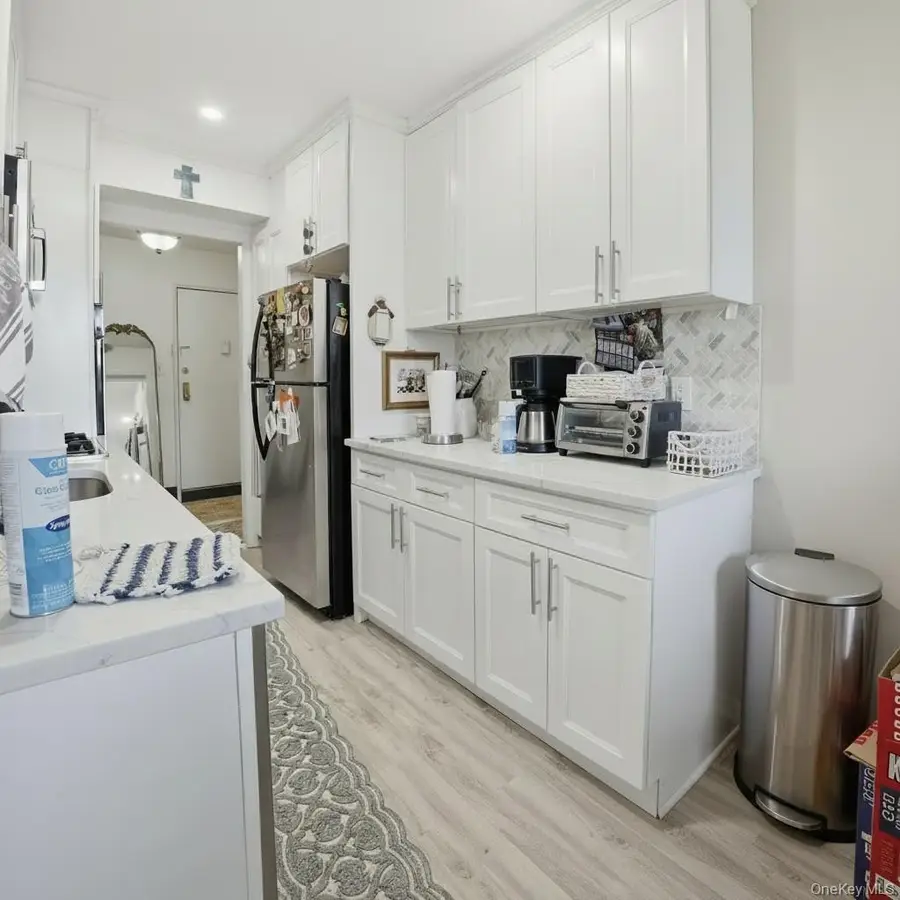 60 Hempstead Avenue #2H, Lynbrook, NY 11563 - #3