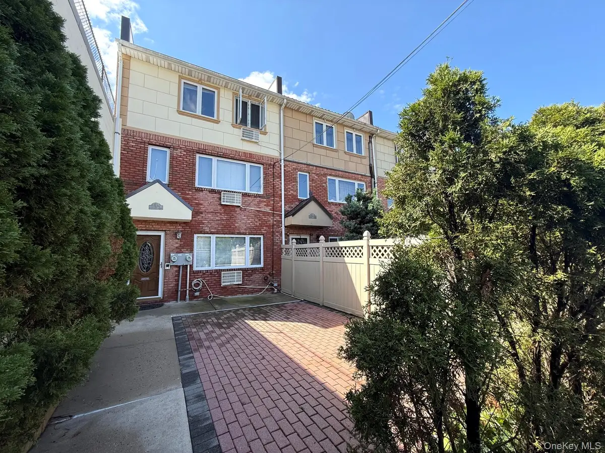 6542 Metropolitan Avenue, Middle Village, NY 11379 - #1