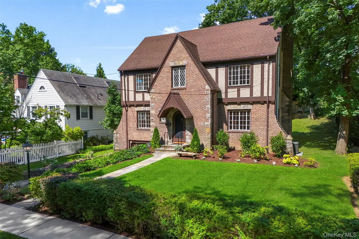 12 Dimitri Place, Larchmont, NY 10538 - #1