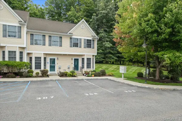 307 Alexandra Court, Carmel, NY 10512