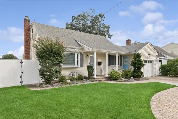 67 Deer Lake Drive, North Babylon, NY 11703