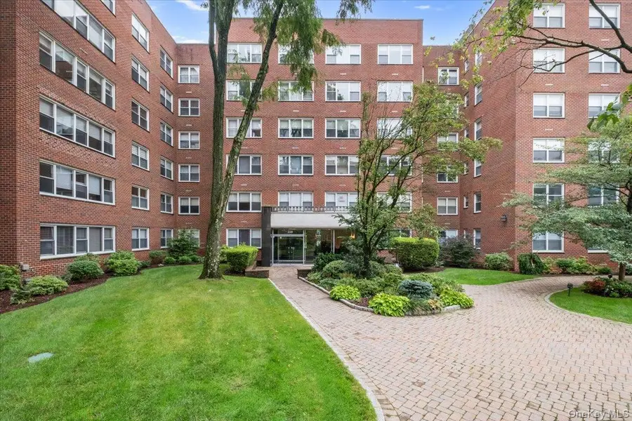 250 Garth Road #2E3, Scarsdale, NY 10583 - #2