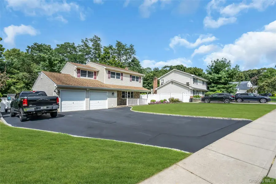 19 Opal Court, Hauppauge, NY 11788 - #2
