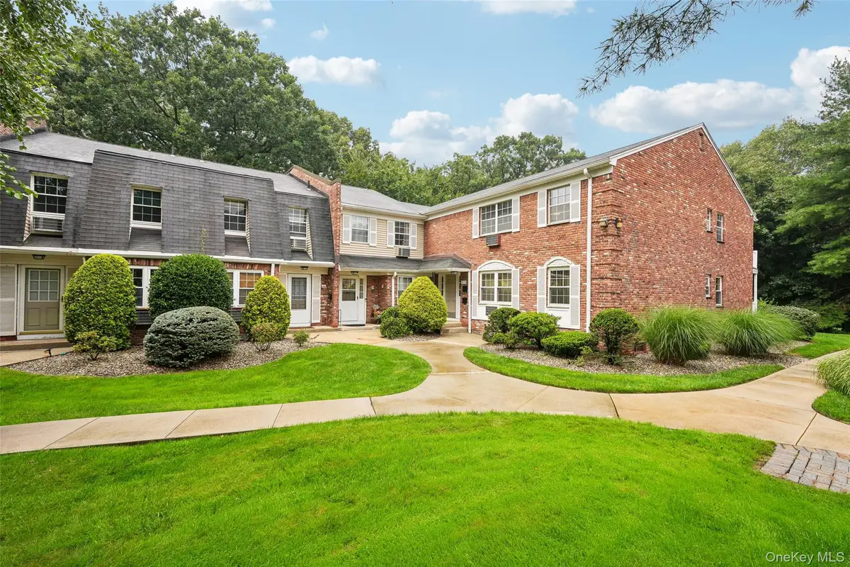 192 Doxbury Lane, Suffern, NY 10901 - #1