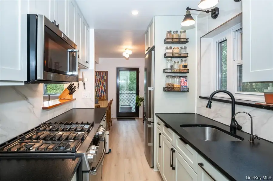 673 Pelham Road #E14, New Rochelle, NY 10805 - #3