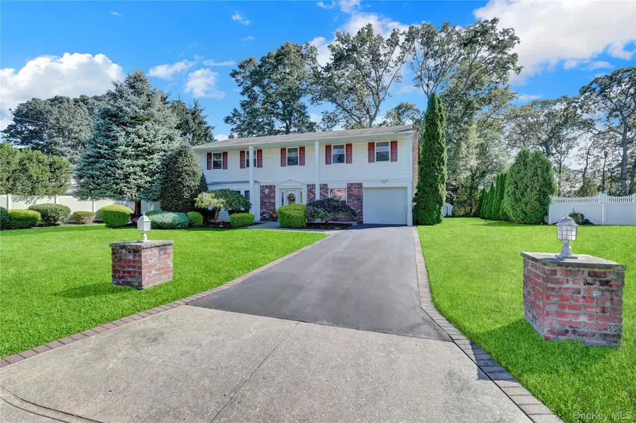 14 Milhouse Lane, Lake Grove, NY 11755 - #3