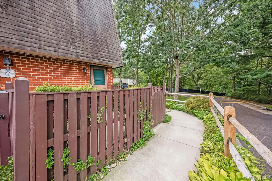 84 Glen Hollow Drive, Coram, NY 11776 - #3