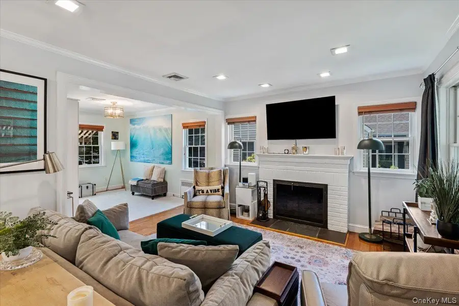 11 Bayside Avenue, Port Washington, NY 11050 - #3